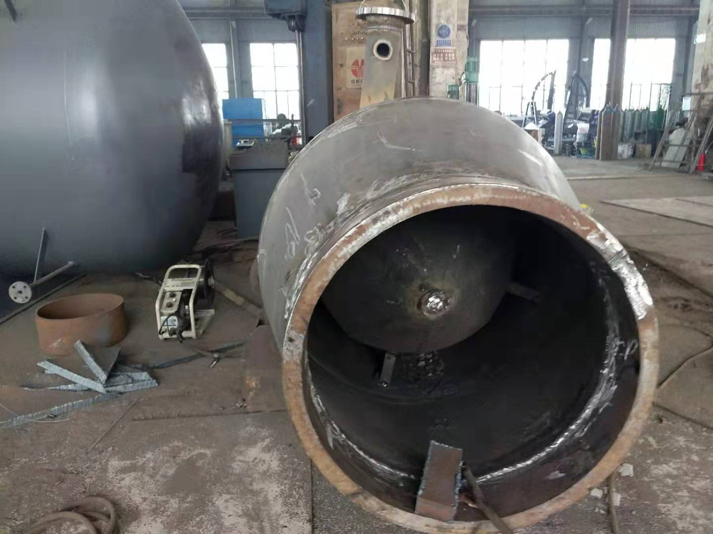 集粒器屬于吹管消聲器匹配設(shè)備，集粒器也被稱為集渣器。